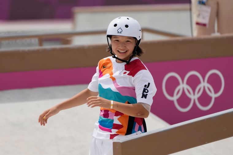 13-річна японка – одна з наймолодших олімпійських чемпіонок. Вона здобула "золото" у скейтбордингу серед жінок